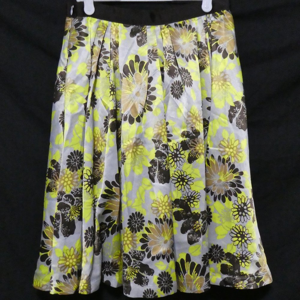 ETAM, 165/66A. lined floral skirt, side zip, pleated, BNWOT